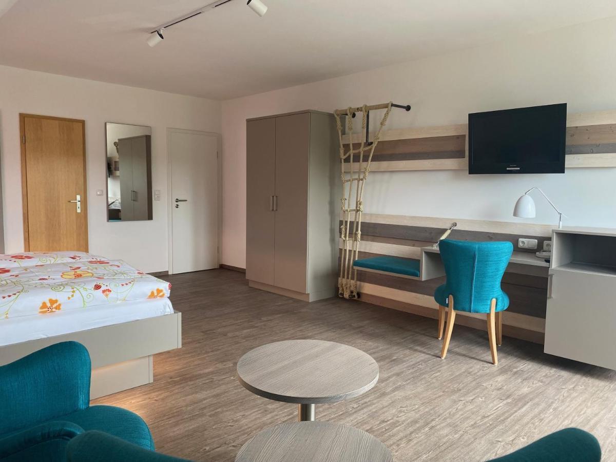 Hotel Lenzer Hafen Esterno foto