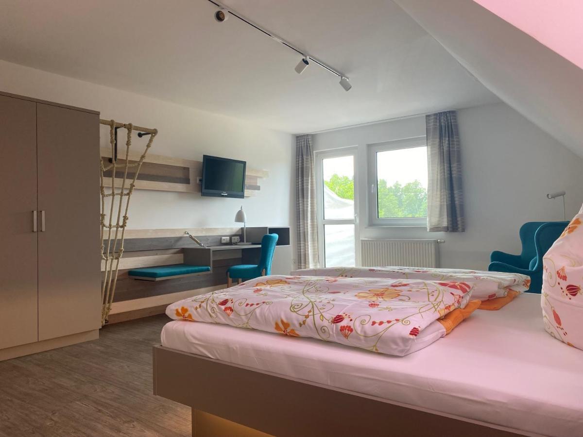 Hotel Lenzer Hafen Esterno foto