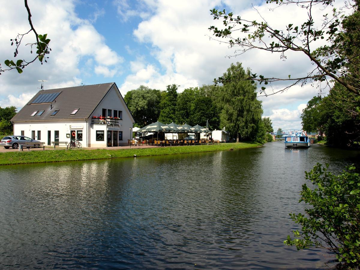 Hotel Lenzer Hafen Esterno foto